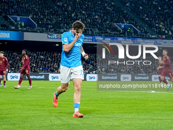 Khvicha Kvaratskhelia of SSC Napoli looks dejected during the serie Serie A Enilive match between SSC Napoli and AS Roma at Stadio Diego Arm...