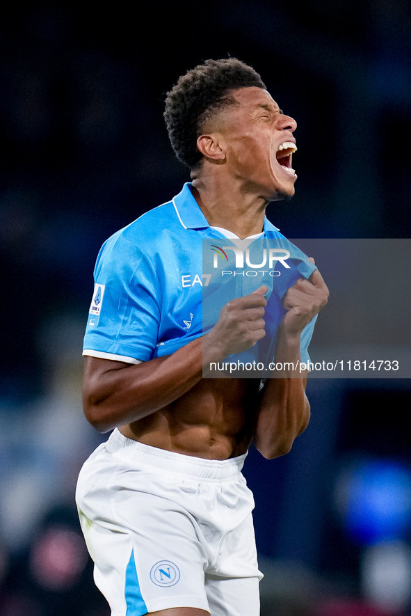 David Neres of SSC Napoli looks dejected during the serie Serie A Enilive match between SSC Napoli and AS Roma at Stadio Diego Armando Marad...