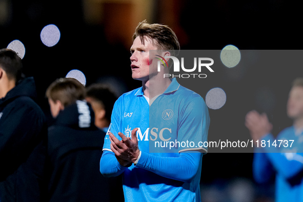 Scott McTominay of SSC Napoli greets the fans during the serie Serie A Enilive match between SSC Napoli and AS Roma at Stadio Diego Armando...