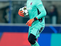 Lukasz Skorupski of Bologna FC during the UEFA Champions League 2024/25 League Phase MD5 match between Bologna FC and LOSC Lille at Stadio R...