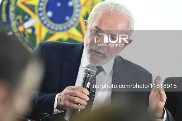 The President of Brazil, Luiz Inacio Lula da Silva, participates in the signing ceremony of an addendum for the Transnordestina railway work...