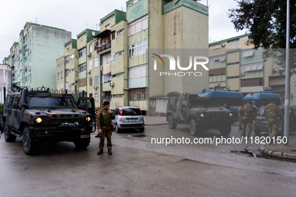 The North Naples prosecutor's office orders the eviction of 36 squatted apartments at Caivano's Parco Verde. The photo shows the armored nei...