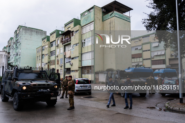 The North Naples prosecutor's office orders the eviction of 36 squatted apartments at Caivano's Parco Verde. The photo shows the armored nei...