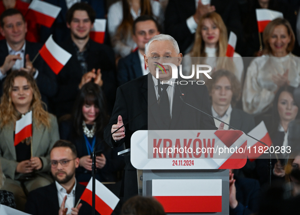 KRAKOW, POLAND - NOVEMBER 24:
Jaroslaw Kaczynski (Center), leader of the opposition Law and Justice party, addresses the crowd during the no...