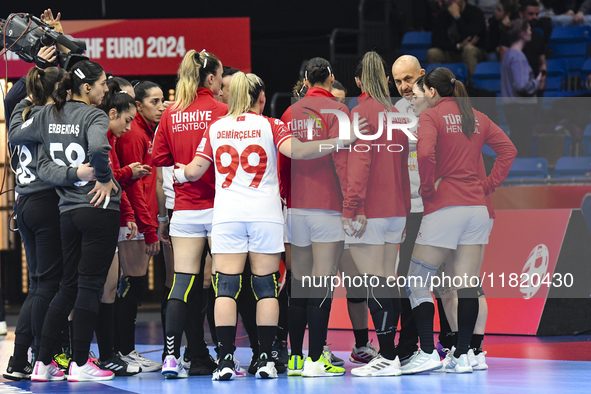 Team Turkey competes during the Women's EHF EURO 2024, Hungary versus Turkey, in Fonix Arena, Debrecen, on November 28, 2024 