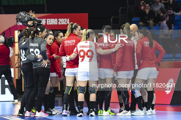 Turkey plays against Hungary during the Women's EHF EURO 2024 at Fonix Arena in Debrecen, Hungary, on November 28, 2024. 