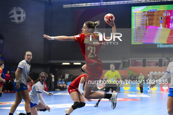 Alexandra Dindiligan is in action during the Romania vs. Czechia match at the Women's EHF EURO 2024 in Fonix Arena, Debrecen, on November 29...