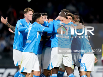 Romelu Lukaku of SSC Napoli celebrates after scoring first goal during the serie Serie A Enilive match between SSC Napoli and AS Roma at Sta...