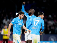 Romelu Lukaku of SSC Napoli celebrates after scoring first goal during the serie Serie A Enilive match between SSC Napoli and AS Roma at Sta...