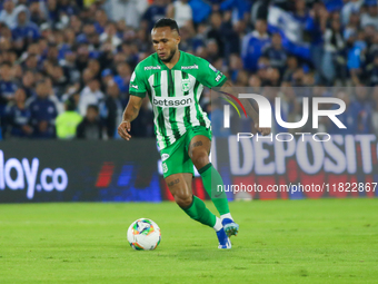 Andres Sarmiento of Atletico Nacional controls the ball during the match on the third date of the semifinal quadrangulars of group A for the...