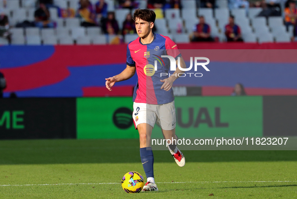 Pau Cubarsi plays during the match between FC Barcelona and UD Las Palmas, corresponding to week 15 of LaLiga EA Sports, at the Lluis Compan...