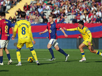 Frenkie de Jong plays during the match between FC Barcelona and UD Las Palmas, corresponding to week 15 of LaLiga EA Sports, at the Lluis Co...