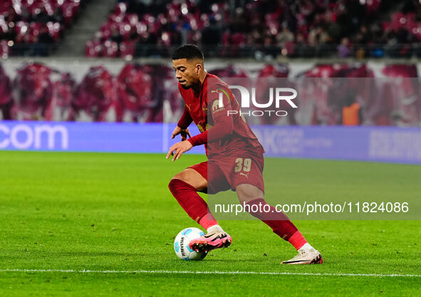 Benjamin Henrichs of RB Leipzig  controls the ball during the Bundesliga match between RB Leipzig and VfL Wolfsburg at Red Bull Arena, Leipz...