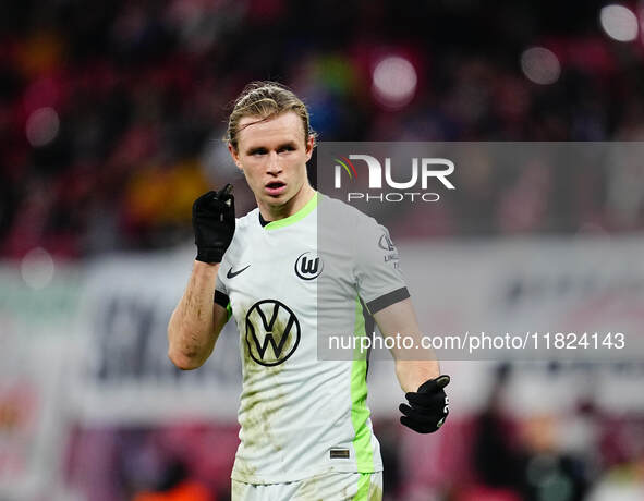 Patrick Wimmer of VfL Wolfsburg  looks on during the Bundesliga match between RB Leipzig and VfL Wolfsburg at Red Bull Arena, Leipzig, Germa...