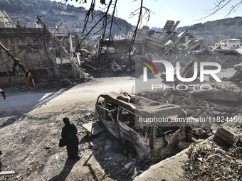 Following the ceasefire agreement between Israel and Lebanon, residents of the southern Lebanese city of Nabatieh return to their homes on N...