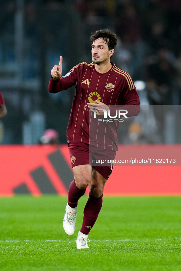 Mats Hummels of AS Roma gestures during the Serie A Enilive match between AS Roma and Atalanta BC at Stadio Olimpico on December 02, 2024 in...