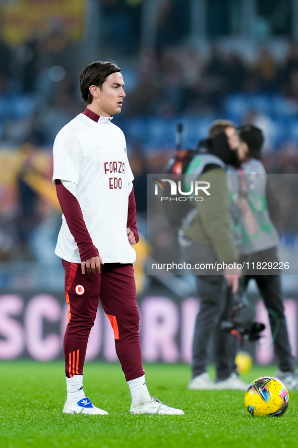 Paulo Dybala of AS Roma wears a shirt in support of Edoardo Bove of ACF Fiorentina during the Serie A Enilive match between AS Roma and Atal...