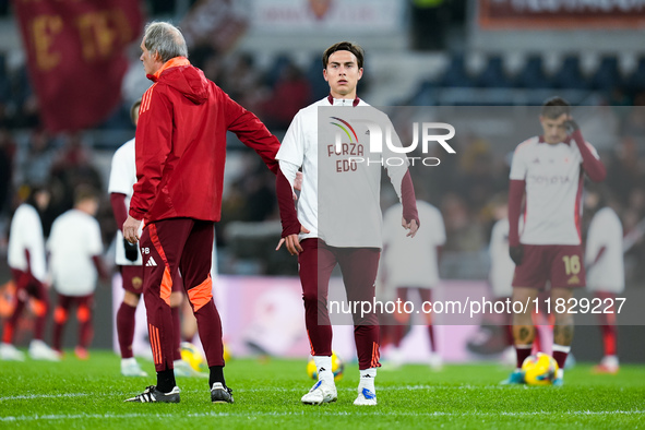 Paulo Dybala of AS Roma wears a shirt in support of Edoardo Bove of ACF Fiorentina during the Serie A Enilive match between AS Roma and Atal...