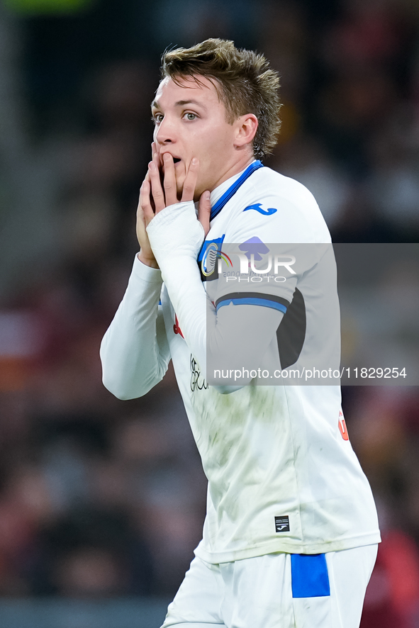 Mateo Retegui of Atalanta BC looks dejected during the Serie A Enilive match between AS Roma and Atalanta BC at Stadio Olimpico on December...