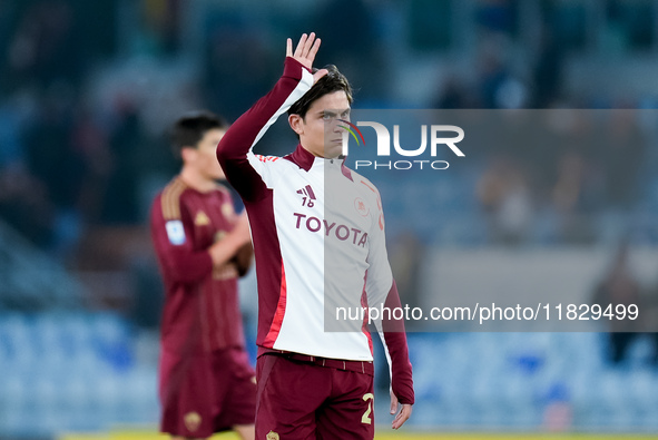 Paulo Dybala of AS Roma apologizes to the fans during the Serie A Enilive match between AS Roma and Atalanta BC at Stadio Olimpico on Decemb...