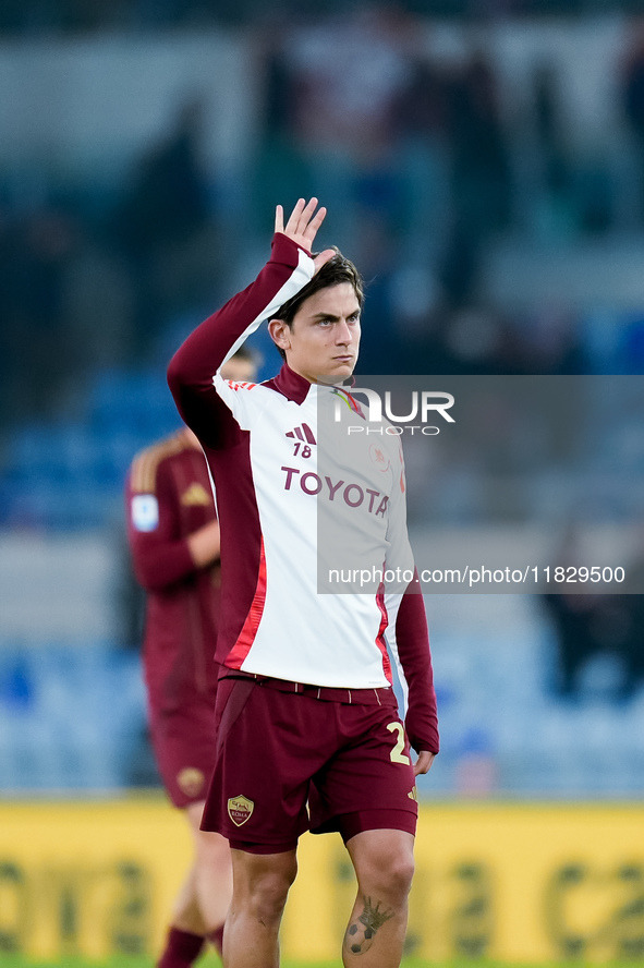 Paulo Dybala of AS Roma apologizes to the fans during the Serie A Enilive match between AS Roma and Atalanta BC at Stadio Olimpico on Decemb...