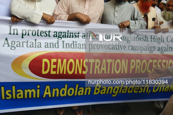 Islami Andolon Bangladesh stages a demonstration procession at the Baitul Mukarram mosque area in Dhaka, Bangladesh, on December 3, 2024. Th...