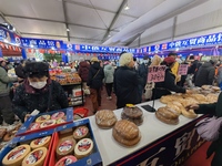 Citizens buy Russian goods at the Wukesong Sino-Russian Mutual Trade Pavilion in Beijing, China, on December 3, 2024. (