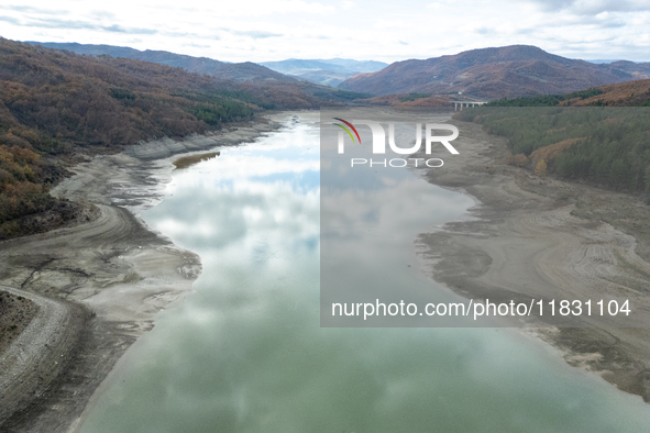 In 29 municipalities in Basilicata, between the provinces of Potenza and Matera, the water crisis continues to be a reality. Although summer...