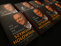 KRAKOW, POLAND - DECEMBER 3:   
Copies of Michal Kolanko's book 'Szymon Holownia – Nie dajmy się podzielic' (Szymon Holownia – Let’s Not Be...