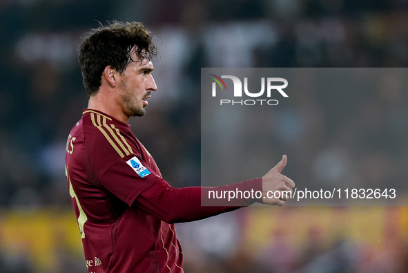 Mats Hummels of AS Roma gestures during the Serie A Enilive match between AS Roma and Atalanta BC at Stadio Olimpico on December 02, 2024 in...