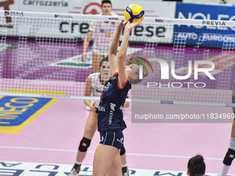 Sarah Van Aalen of Chieri '76 is in action during the Serie A1 Tigota match between Reale Mutua Fenera Chieri '76 and SMI Roma Volley at Pal...