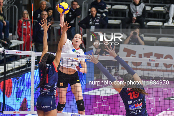 #18 Garbiela Orvosova of SMI Roma Volley is in action during the Serie A1 Tigota match between Reale Mutua Fenera Chieri '76 and SMI Roma Vo...