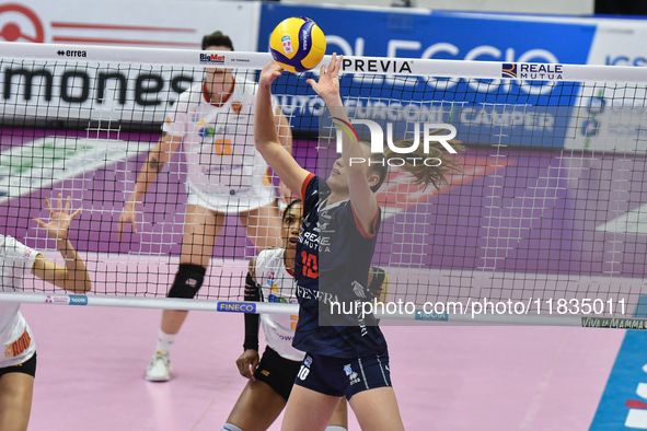 Sarah Van Aalen of Chieri '76 is in action during the Serie A1 Tigota match between Reale Mutua Fenera Chieri '76 and SMI Roma Volley at Pal...