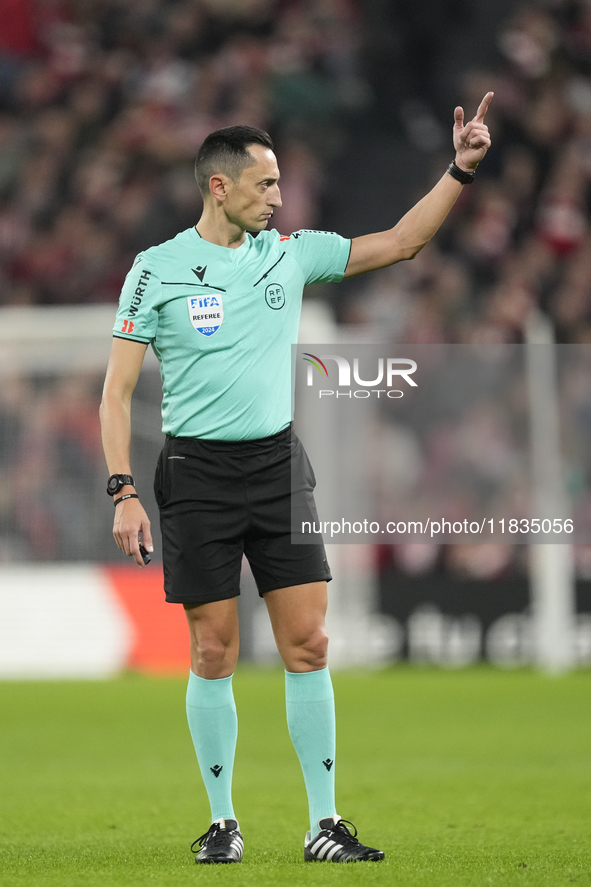 Referee Jose Maria Sanchez Martinez during the La Liga match between Athletic Club and Real Madrid CF at Estadio de San Mames on December 3,...