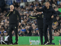 Wolves manager Gary O'Neil gesticulates during the Premier League match between Everton and Wolverhampton Wanderers at Goodison Park in Live...