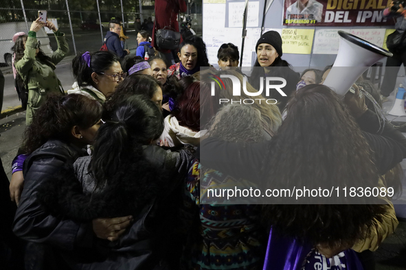 Victims of sexual and digital violence with artificial intelligence are supported by other women outside the Reclusorio Oriente in Mexico Ci...