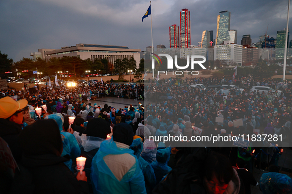 Hundreds of citizens, along with members of the Democratic Party of Korea, gather in front of the National Assembly in Yeouido to participat...