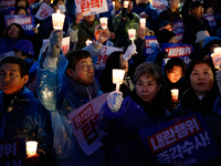 Hundreds of citizens, along with members of the Democratic Party of Korea, gather in front of the National Assembly in Yeouido to participat...