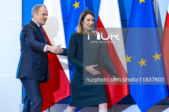 President of the European Parliament Roberta Metsola (R) and Prime Minister Donald Tusk during the visit of the Conference of Presidents of...