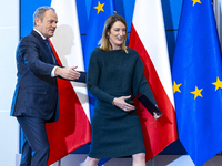 President of the European Parliament Roberta Metsola (R) and Prime Minister Donald Tusk during the visit of the Conference of Presidents of...