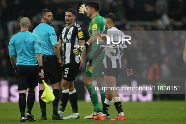 Newcastle United goalkeeper Nick Pope appeals to the referee at full time during the Premier League match between Newcastle United and Liver...