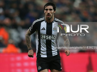 Sandro Tonali of Newcastle United plays during the Premier League match between Newcastle United and Liverpool at St. James's Park in Newcas...