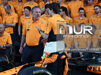 Zak Brown and Oscar Piastri of McLaren ahead of the Formula 1 Abu Dhabi Grand Prix at Yas Marina Circuit in Abu Dhabi, United Arab Emirates...