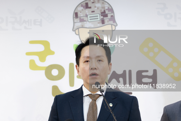 Lim Tae-hoon, Director of the Military Human Rights Center, explains a whistleblower report from the Army suggesting signs of a second marti...