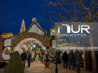 The historic center of Abensberg, Bavaria, Germany, on December 5, 2024, becomes a festive destination during the Christmas season. The trad...