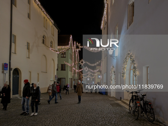 The historic center of Abensberg, Bavaria, Germany, on December 5, 2024, becomes a festive destination during the Christmas season. The trad...