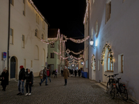 The historic center of Abensberg, Bavaria, Germany, on December 5, 2024, becomes a festive destination during the Christmas season. The trad...