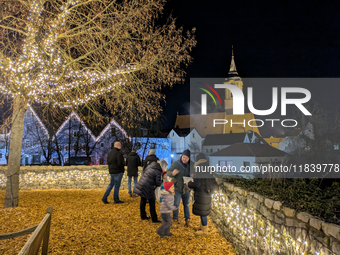 The historic center of Abensberg, Bavaria, Germany, on December 5, 2024, becomes a festive destination during the Christmas season. The trad...