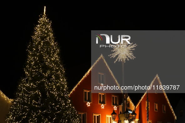 The historic center of Abensberg, Bavaria, Germany, on December 5, 2024, becomes a festive destination during the Christmas season. The trad...