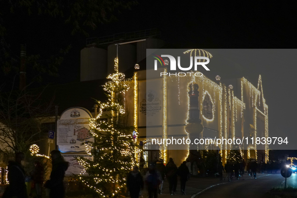 The historic center of Abensberg, Bavaria, Germany, on December 5, 2024, becomes a festive destination during the Christmas season. The trad...